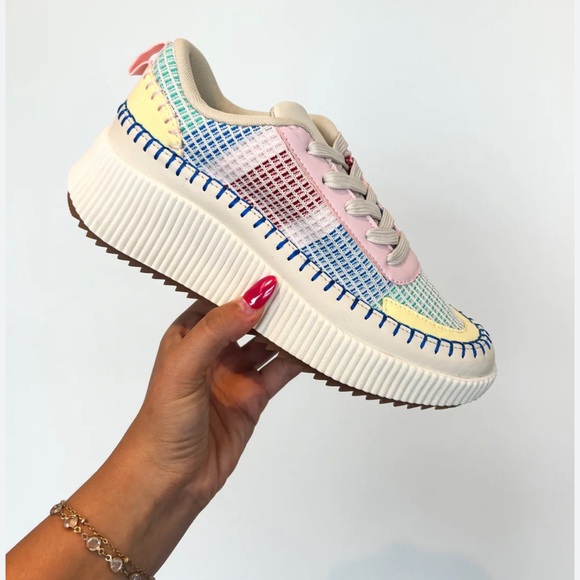 Women’s sneakers - Picture 2 of 2